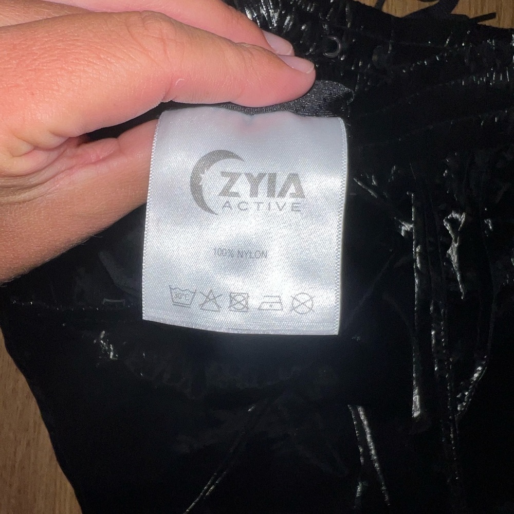 ZYIA Shorts - Picture 7 of 8